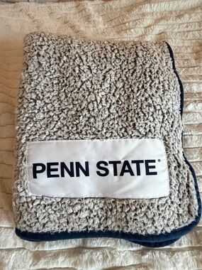 Penn State University Plush Sherpa Throw Blanket in Cream and Navy